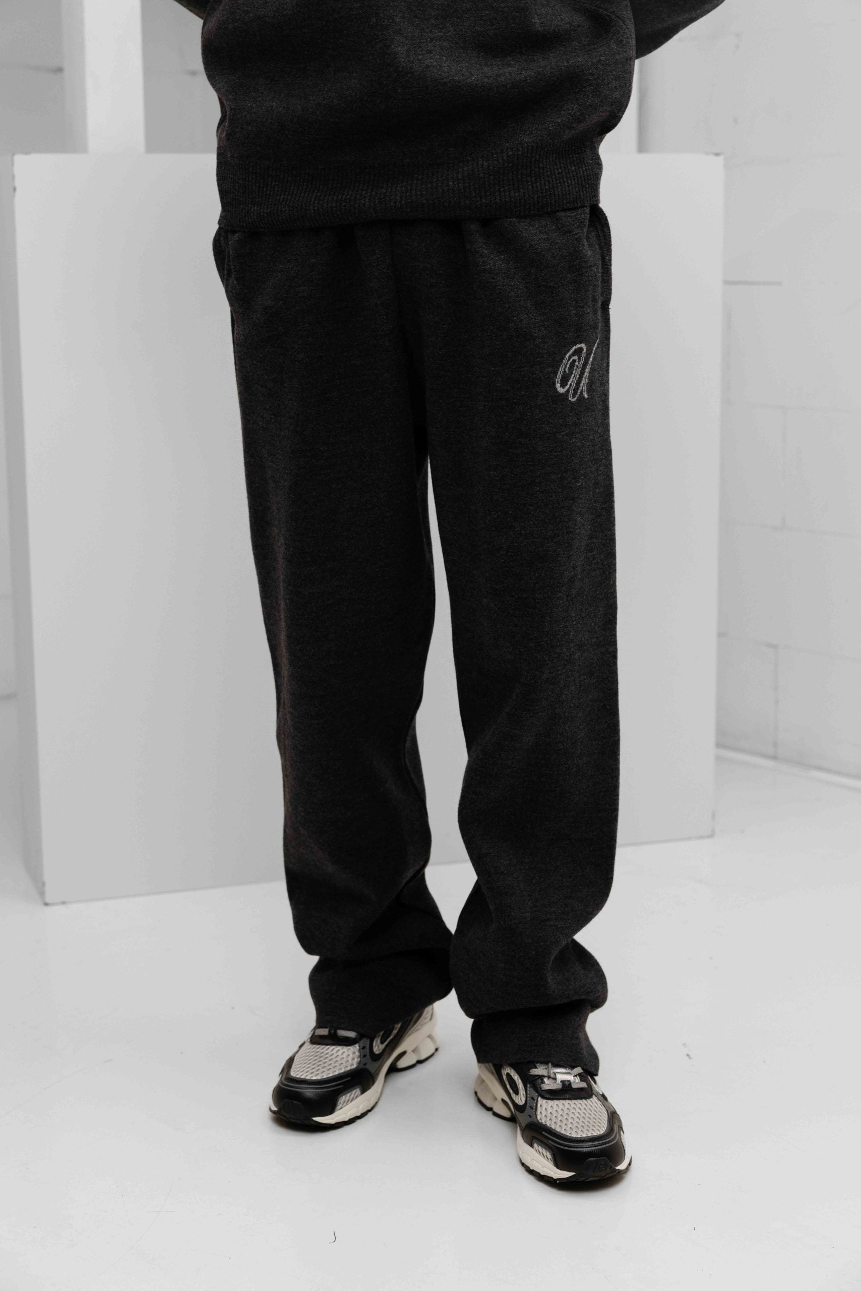 Knitted Trainingspak Heren Donkergrijs PRE-ORDER 8 SEPTEMBER