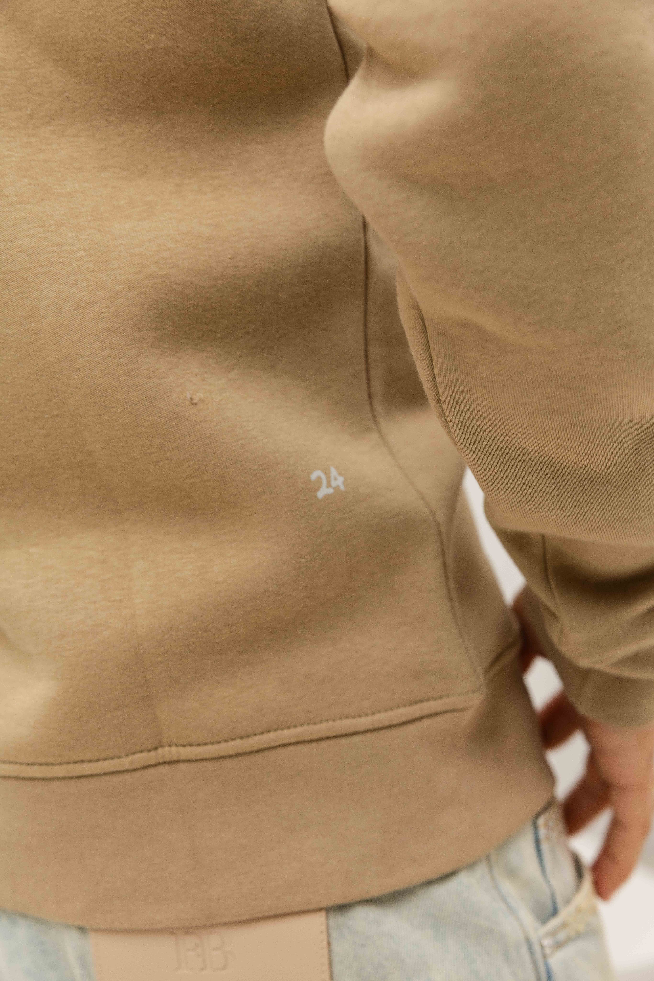 Basic Sweater Army
