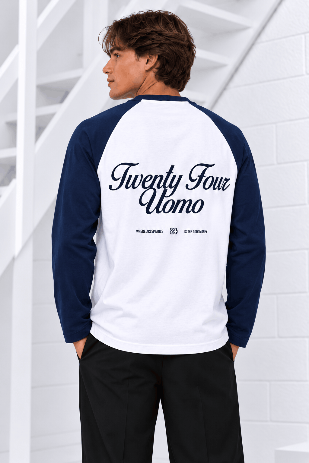 Classic Script Raglan Longsleeve Heren Wit/Donkerblauw PRE-ORDER 9 NOVEMBER