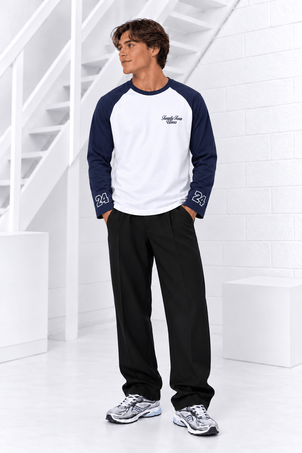 Classic Script Raglan Longsleeve Heren Wit/Donkerblauw PRE-ORDER 9 NOVEMBER