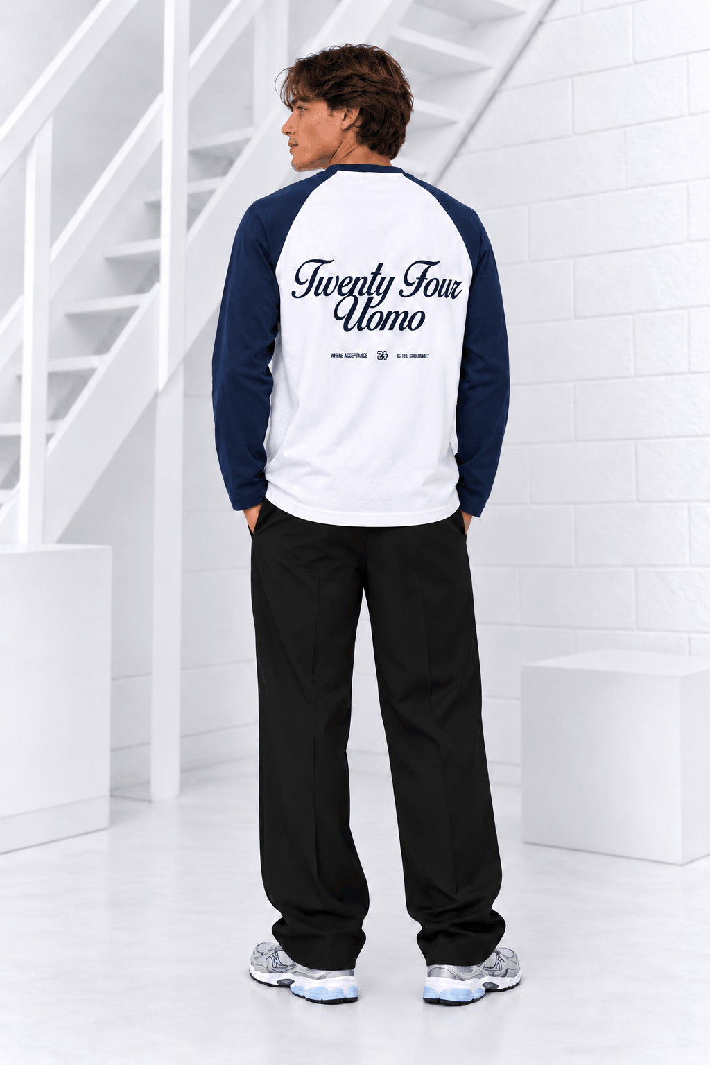 Classic Script Raglan Longsleeve Heren Wit/Donkerblauw PRE-ORDER 9 NOVEMBER
