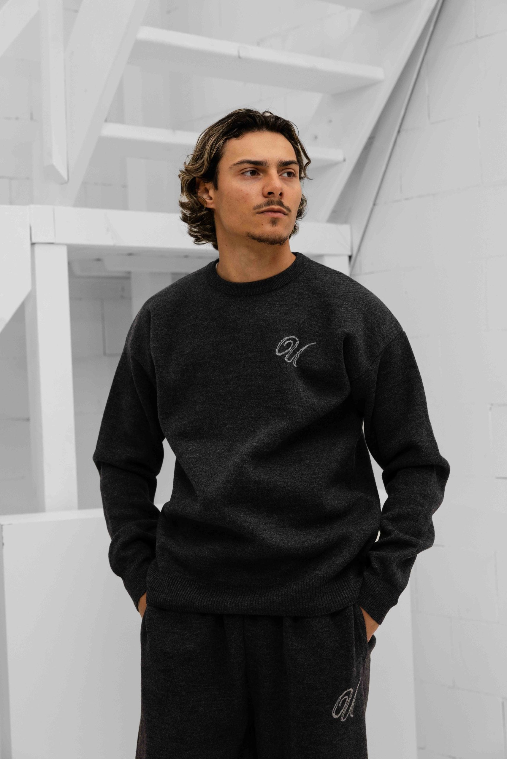 Knitted Trainingspak Heren Donkergrijs PRE-ORDER 8 SEPTEMBER