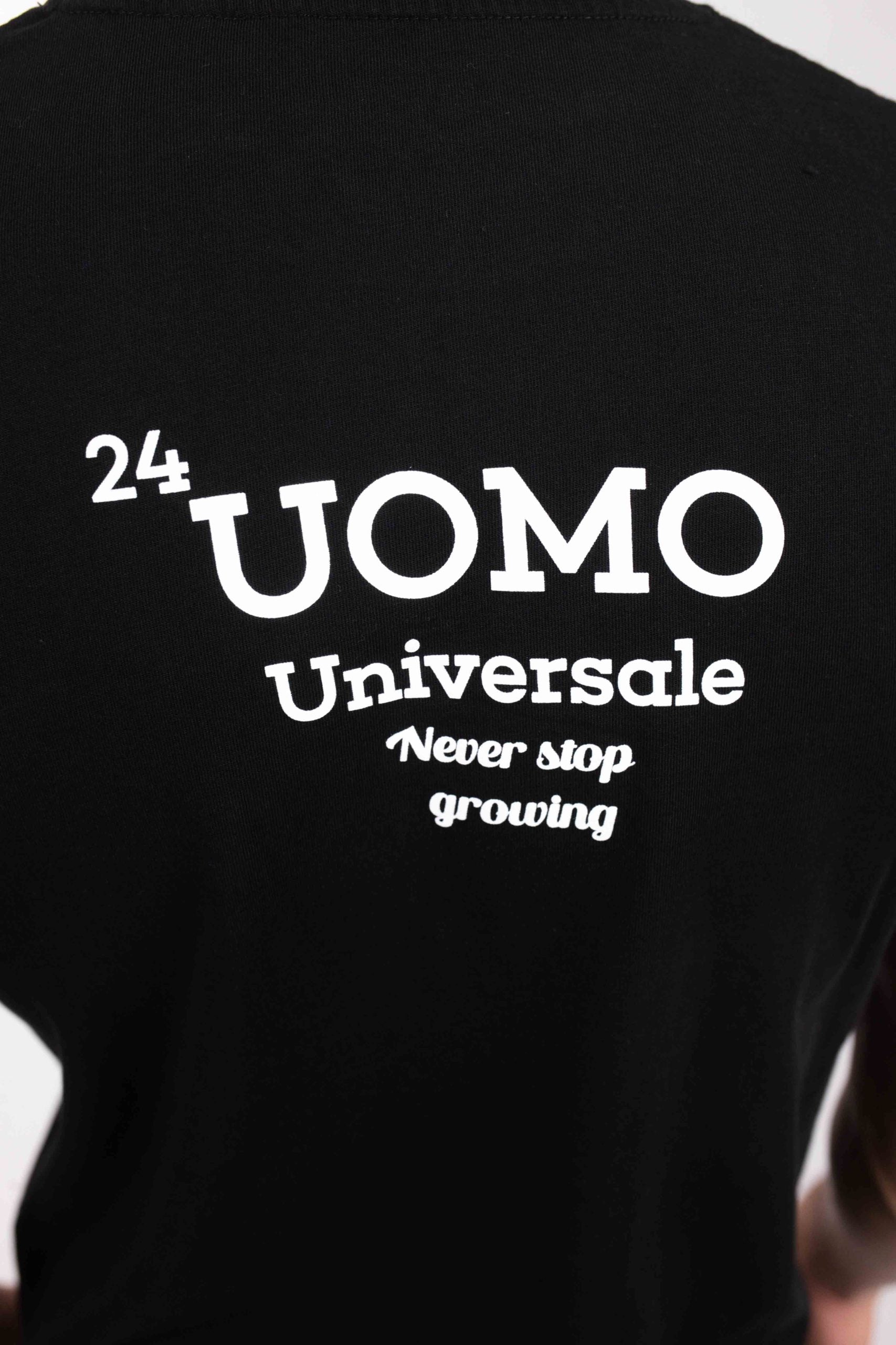 Universale T-Shirt Zwart
